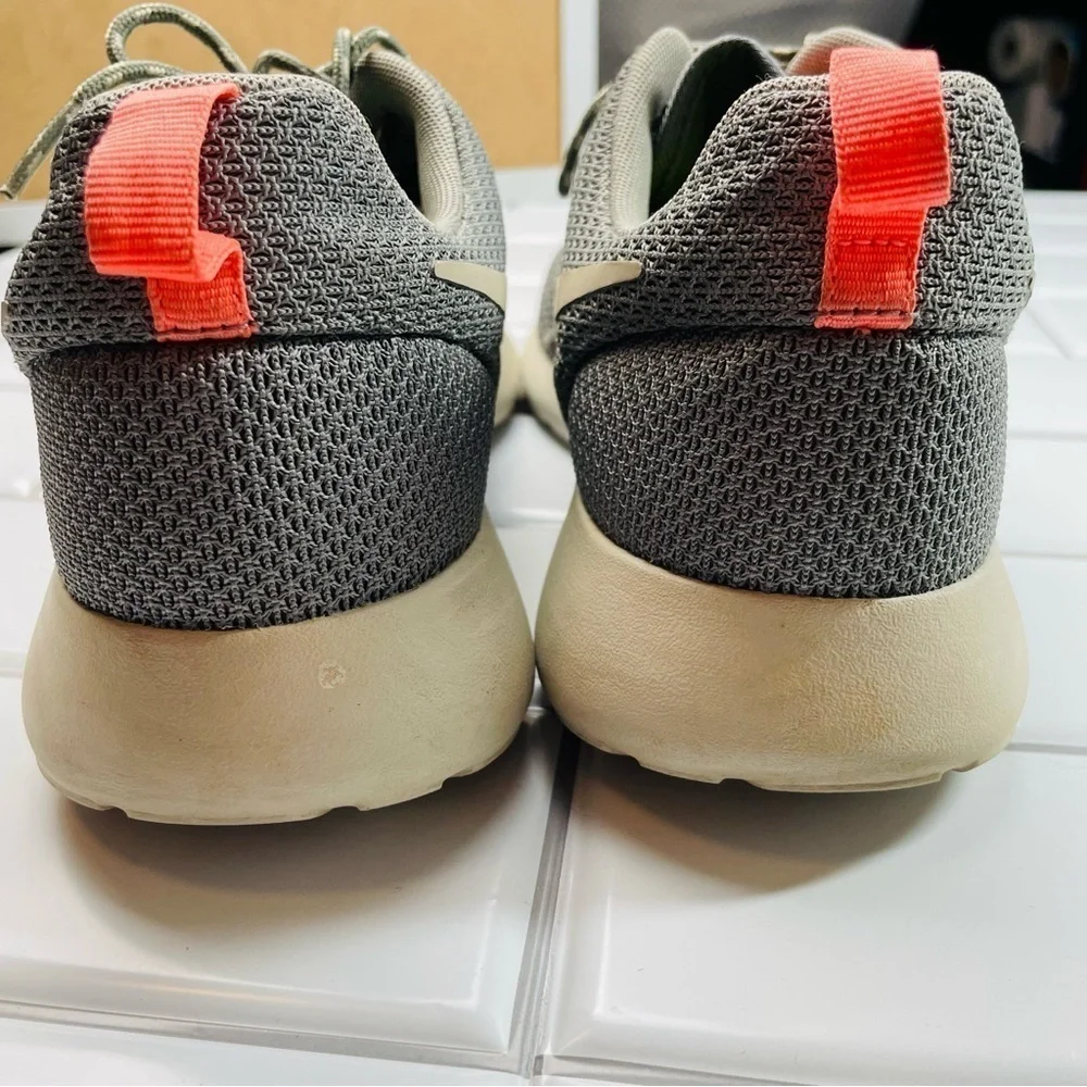 NIKE‎ WOMENS ROSHE RUN SNEAKER 511882-005 GRAY PINK SIZE 9